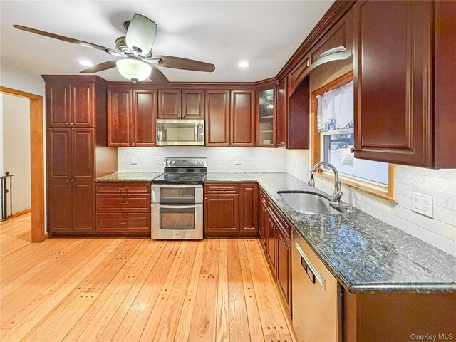 25 E Mountain Road S, Cold Spring, NY 10516