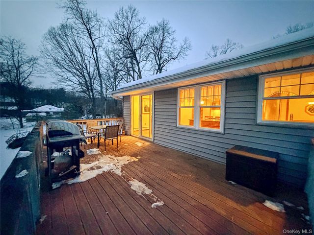 25 E Mountain Road S, Cold Spring, NY 10516