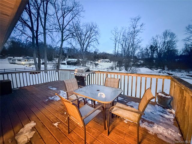 25 E Mountain Road S, Cold Spring, NY 10516