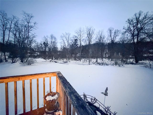 25 E Mountain Road S, Cold Spring, NY 10516