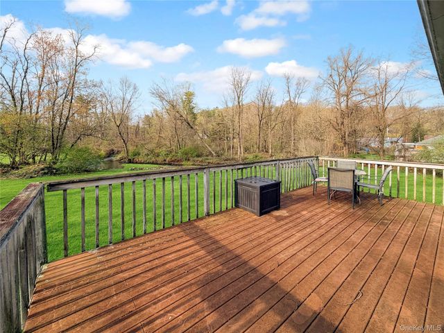25 E Mountain Road S, Cold Spring, NY 10516