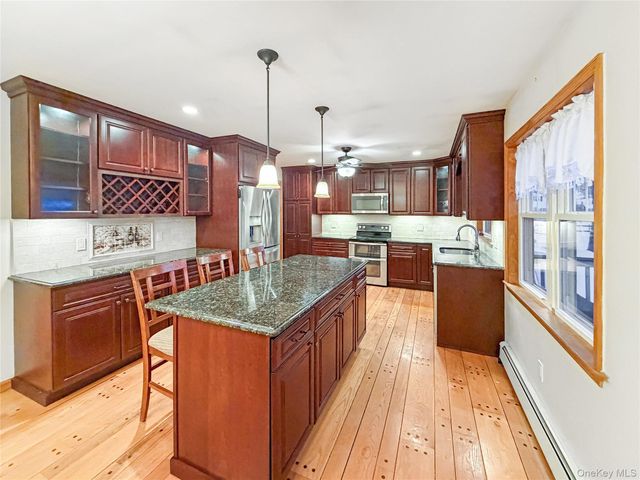 25 E Mountain Road S, Cold Spring, NY 10516