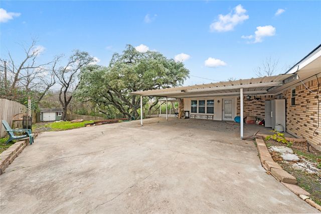 740 Wedgewood Drive, Woodway, TX 76712