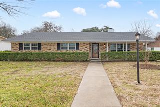 740 Wedgewood Drive, Woodway, TX 76712