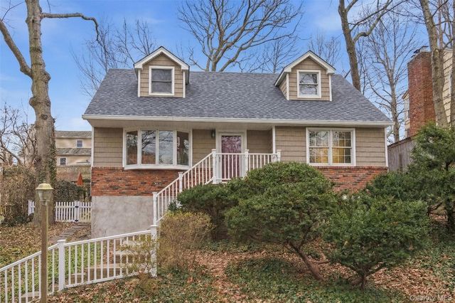 319 Jefferson Street, Centerport, NY 11721