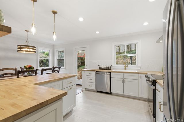 319 Jefferson Street, Centerport, NY 11721