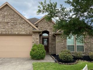 4822 Emerald Bay Circle, Baytown, TX 77523