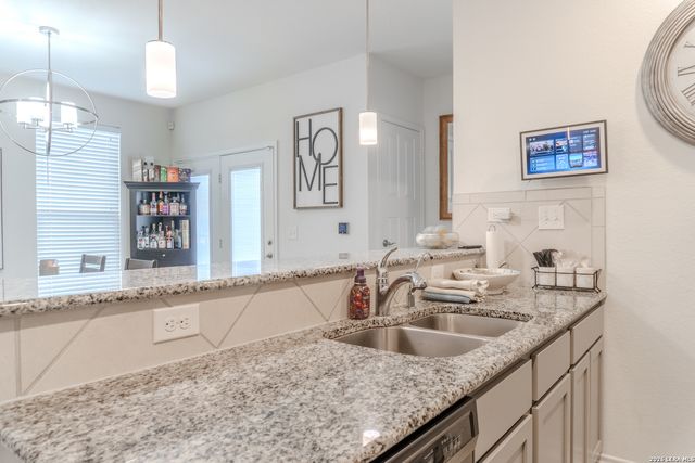 9230 Monsanto, San Antonio, TX 78214