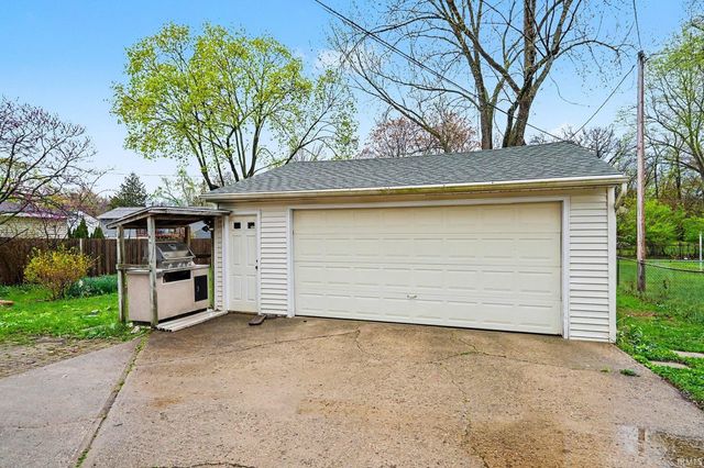 50740 Parian Avenue, South Bend, IN 46637