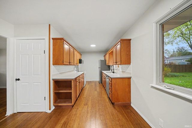 50740 Parian Avenue, South Bend, IN 46637