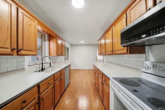 50740 Parian Avenue, South Bend, IN 46637