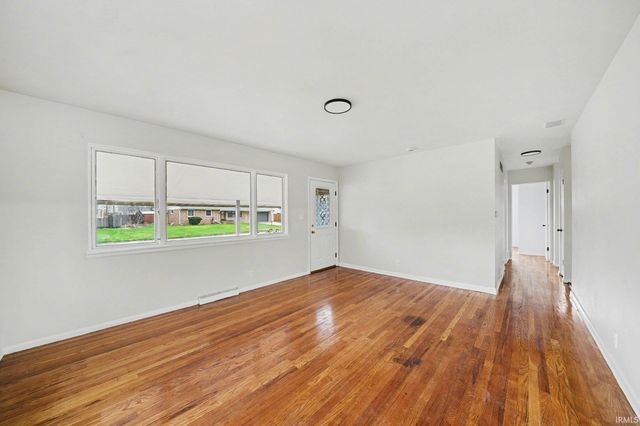 50740 Parian Avenue, South Bend, IN 46637