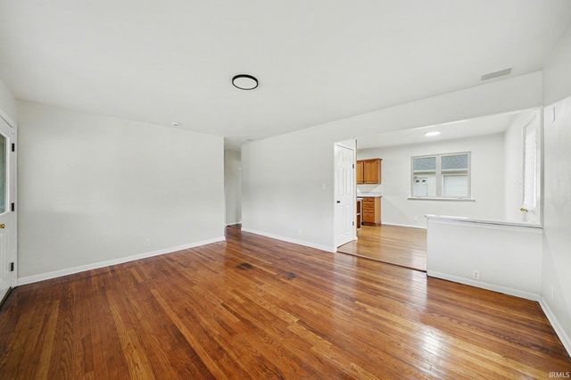 50740 Parian Avenue, South Bend, IN 46637