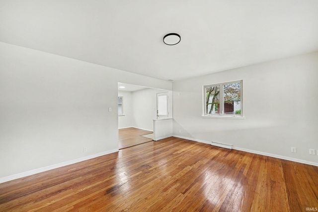 50740 Parian Avenue, South Bend, IN 46637