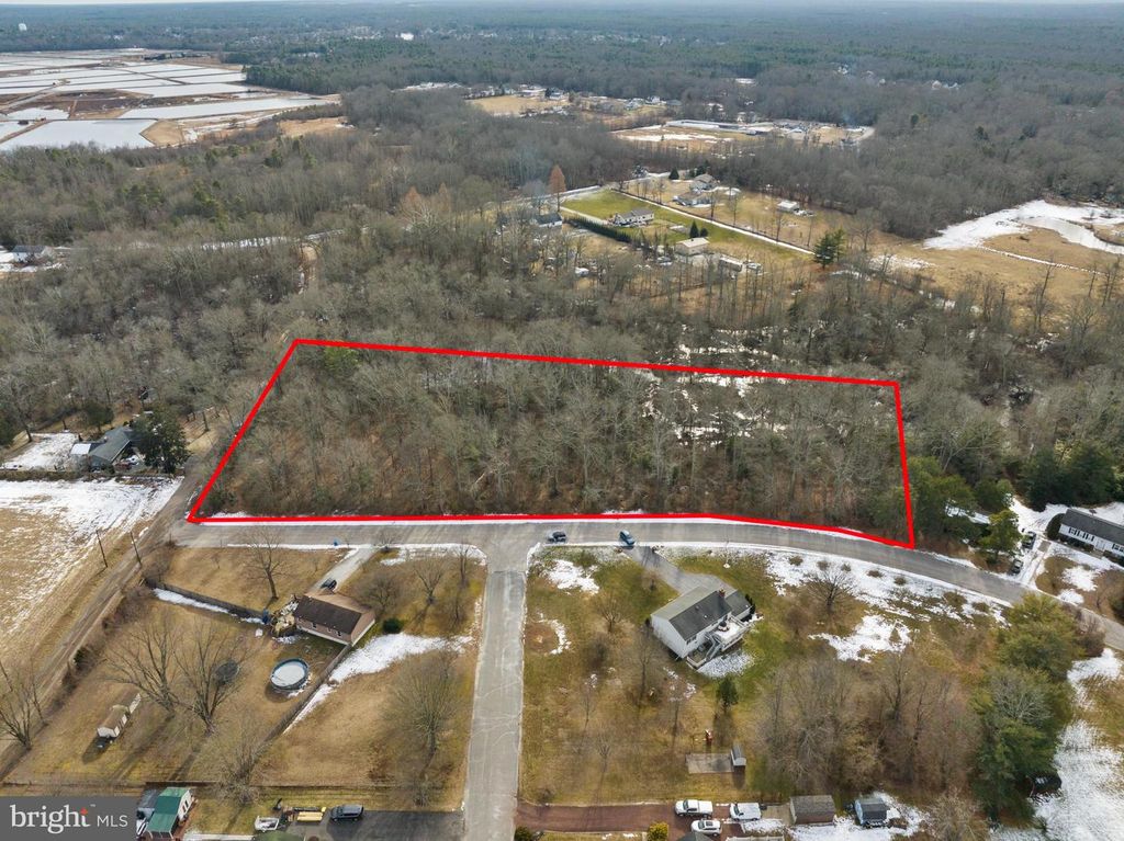 Image 1 of property listing at 21 WILLOUGHBY LN, Southampton, NJ 08088