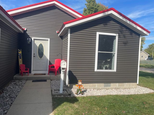 519 W Oak Street, Fremont, MI 49412