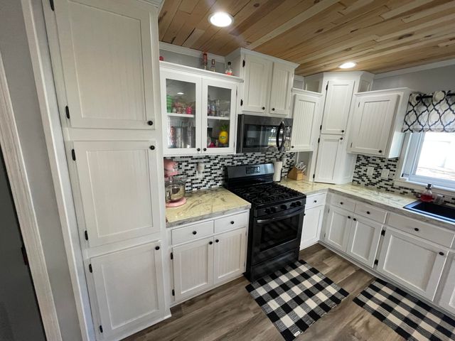 519 W Oak Street, Fremont, MI 49412