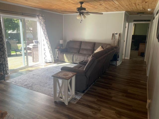 519 W Oak Street, Fremont, MI 49412