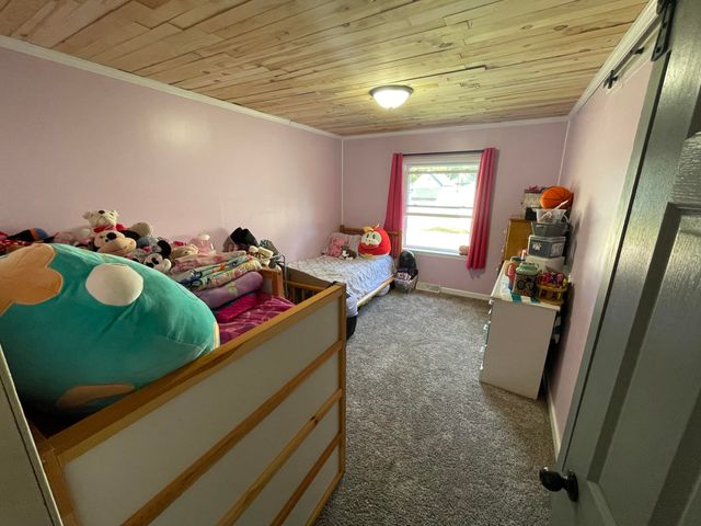 519 W Oak Street, Fremont, MI 49412