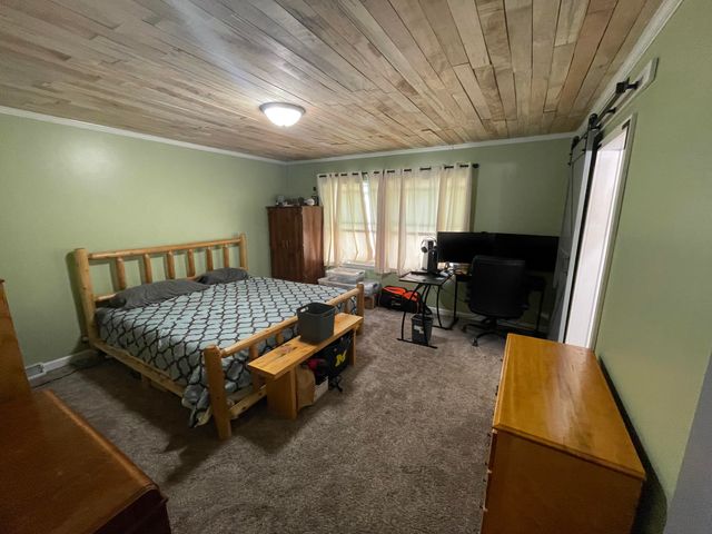 519 W Oak Street, Fremont, MI 49412