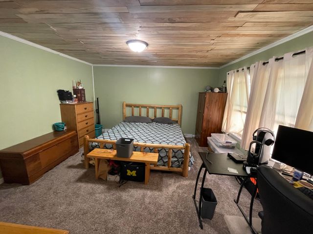 519 W Oak Street, Fremont, MI 49412