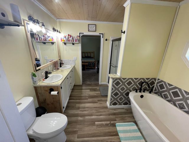 519 W Oak Street, Fremont, MI 49412