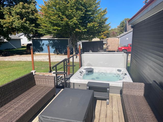 519 W Oak Street, Fremont, MI 49412