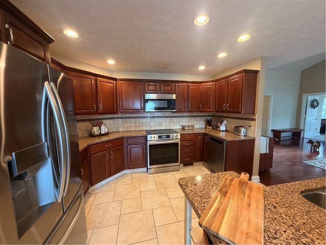 2049 N Highlander Drive, Xenia, OH 45385
