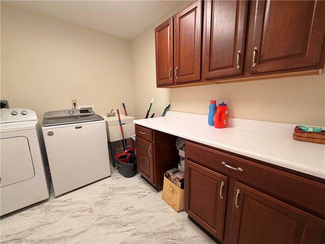 2049 N Highlander Drive, Xenia, OH 45385