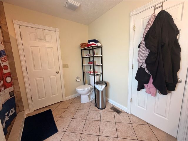 2049 N Highlander Drive, Xenia, OH 45385