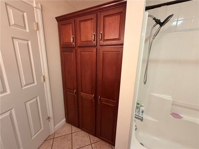 2049 N Highlander Drive, Xenia, OH 45385
