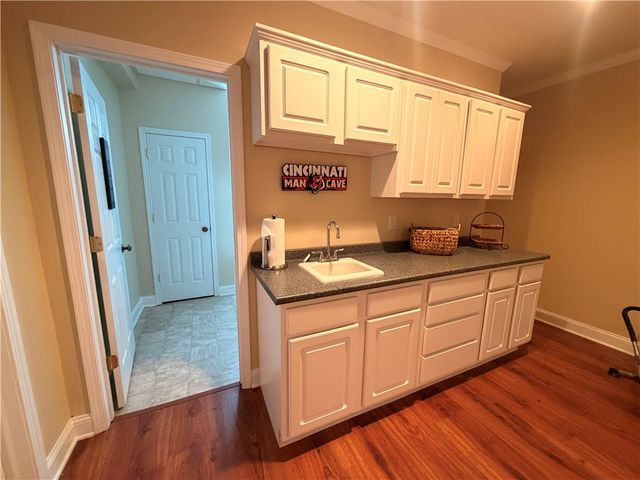 2049 N Highlander Drive, Xenia, OH 45385