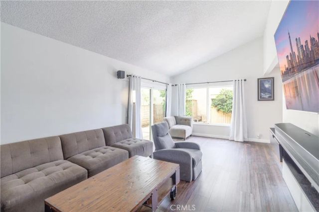 1492 Downing Court, Corona, CA 92882