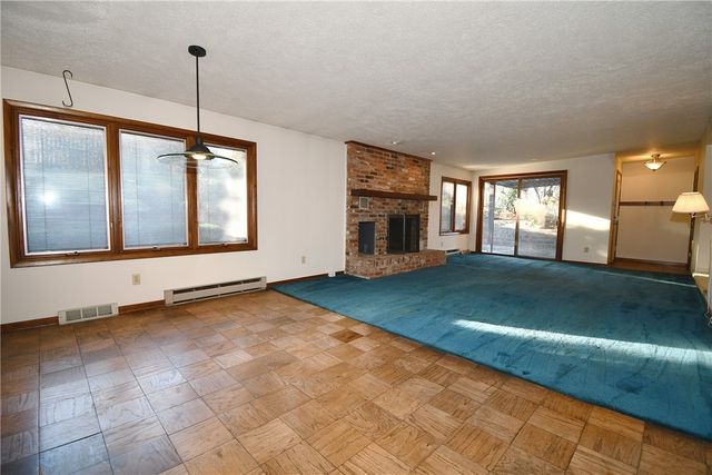 86 Country Club Dr, Upper St Clair, PA 15241