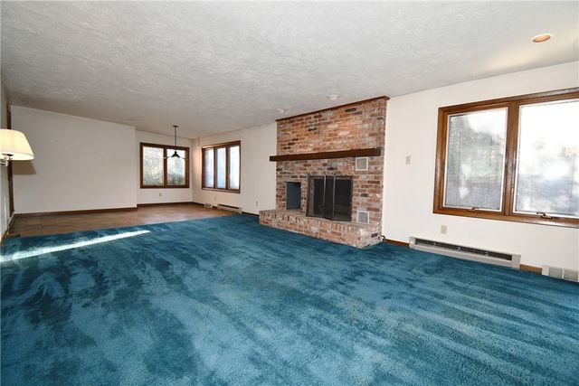 86 Country Club Dr, Upper St Clair, PA 15241