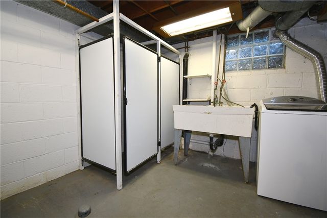 86 Country Club Dr, Upper St Clair, PA 15241