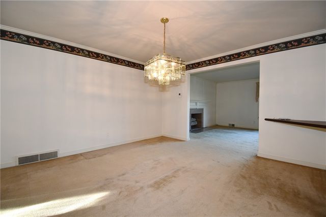 86 Country Club Dr, Upper St Clair, PA 15241