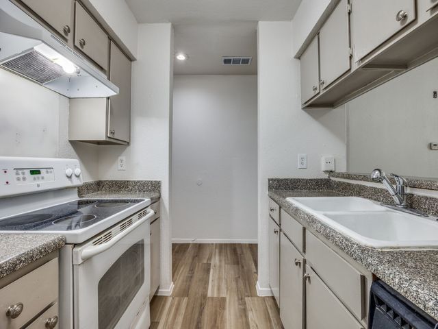 6050 Melody Lane 338, Dallas, TX 75231