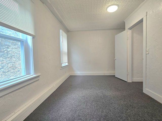 9 Cedar St 2R, Taunton, MA 02780