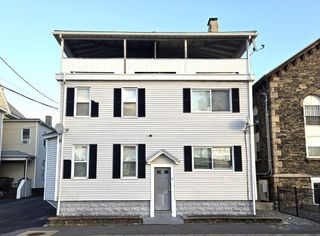9 Cedar St 2R, Taunton, MA 02780