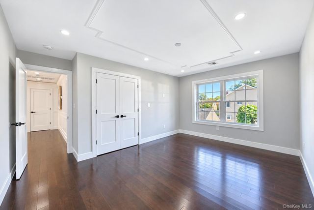 29 East Street, Hicksville, NY 11801
