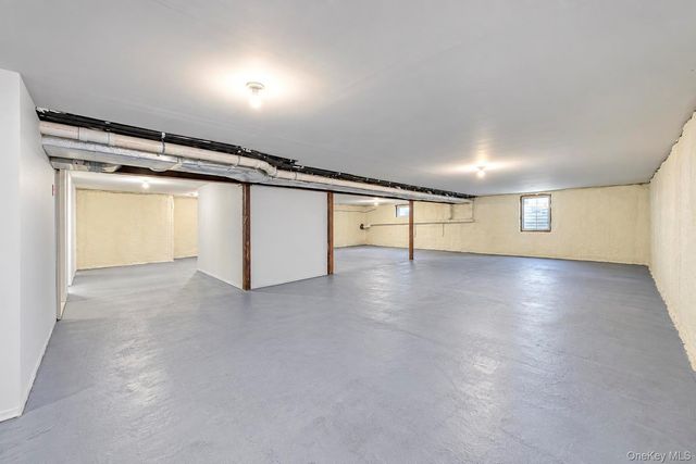 29 East Street, Hicksville, NY 11801