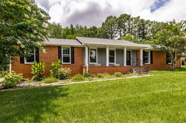 127 Sam Davis Dr, Springfield, TN 37172