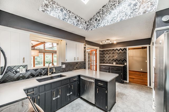 127 Sam Davis Dr, Springfield, TN 37172