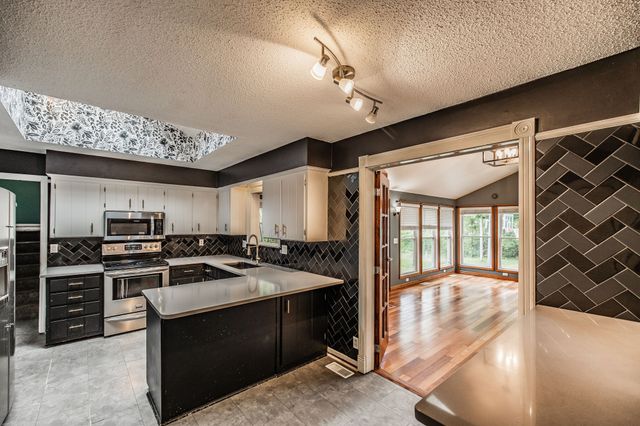 127 Sam Davis Dr, Springfield, TN 37172