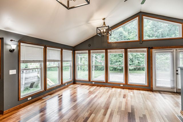 127 Sam Davis Dr, Springfield, TN 37172