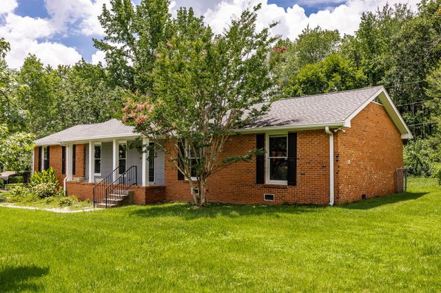 127 Sam Davis Dr, Springfield, TN 37172
