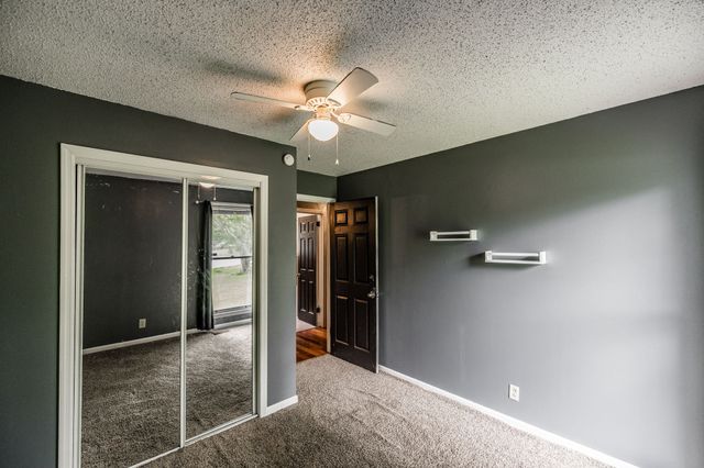 127 Sam Davis Dr, Springfield, TN 37172