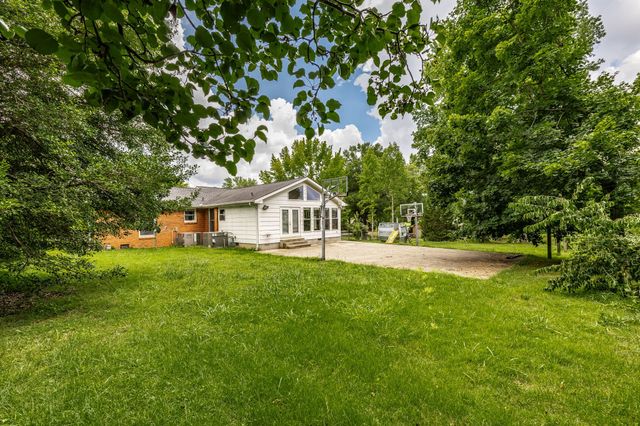 127 Sam Davis Dr, Springfield, TN 37172