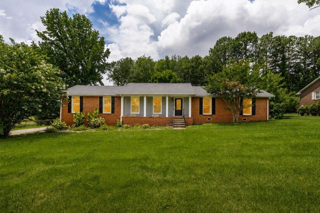127 Sam Davis Dr, Springfield, TN 37172
